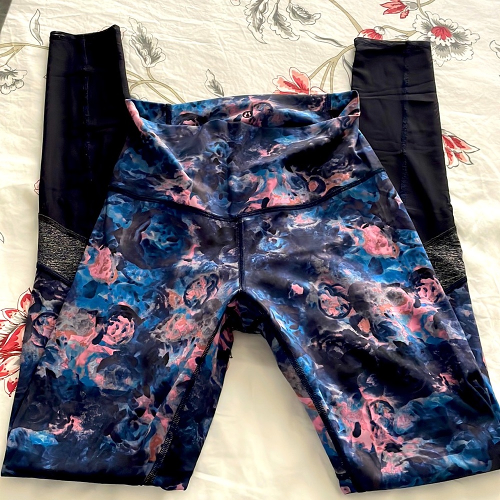 NWOT Lululemon Wunder Under leggings